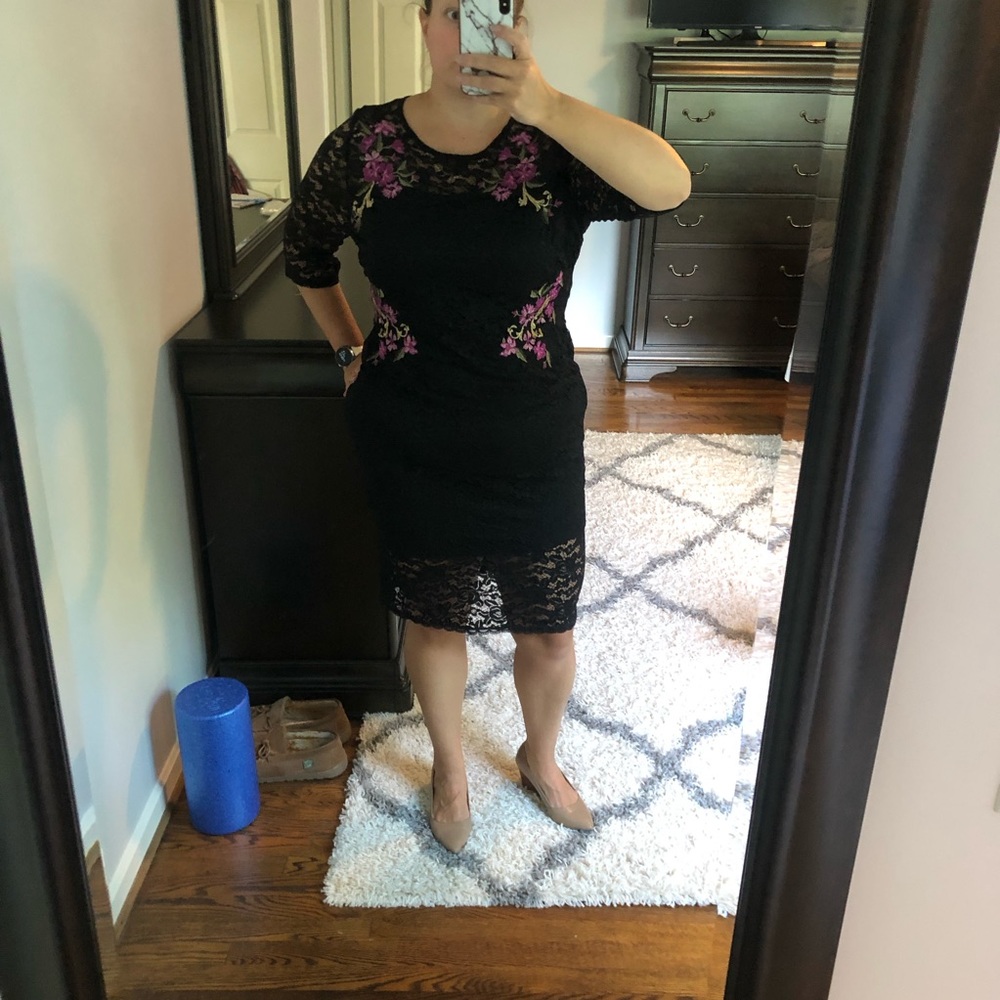 Beautiful NWT lace overlay dress XL